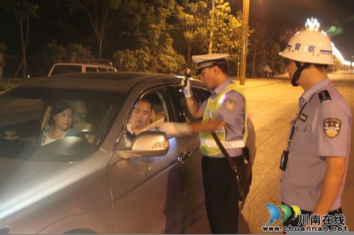 古蔺警方开展“平安泸州”治安清查集中整治统一行动(图2) 古蔺警方开展“平安泸州”治安清查集中整治统一行动(图2)