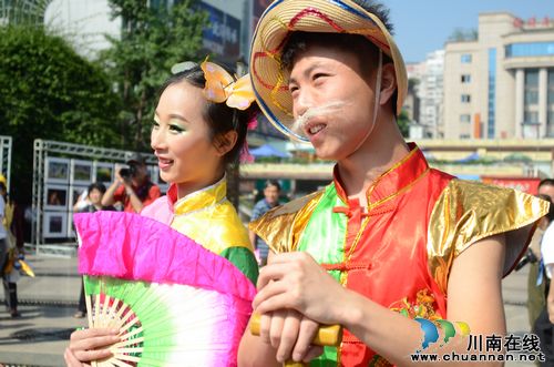 四川省第十六届摄影大会暨影展在泸州举行(图4) 四川省第十六届摄影大会暨影展在泸州举行(图4)