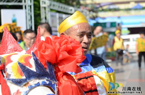 四川省第十六届摄影大会暨影展在泸州举行(图3) 四川省第十六届摄影大会暨影展在泸州举行(图3)