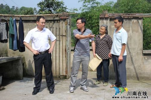 福集镇：加强地质灾害点防治工作(图2)