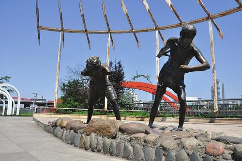 宜宾境内各处雕塑受损严重&nbsp;为什么总是受伤？(图3)