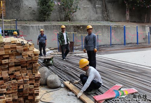 泸州市援助稻城县工作组深入援建项目实施现场督查工作(图3) 泸州市援助稻城县工作组深入援建项目实施现场督查工作(图3)