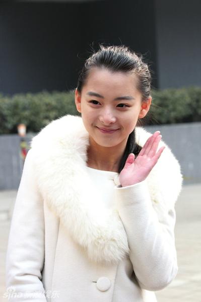 婉拒知名画家之邀 "最美考生"刘芷微备战高考(图2) 婉拒知名画家之邀 "最美考生"刘芷微备战高考(图2)