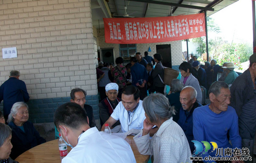 胡市镇：免费义诊进农家