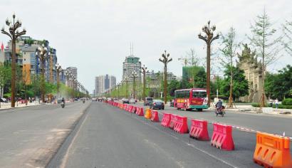 内江三道路今日“新装”亮相(图1)