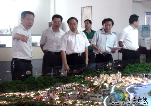 蒋辅义、刘强莅临合江临港工业园区视察工作(图3) 蒋辅义、刘强莅临合江临港工业园区视察工作(图3)