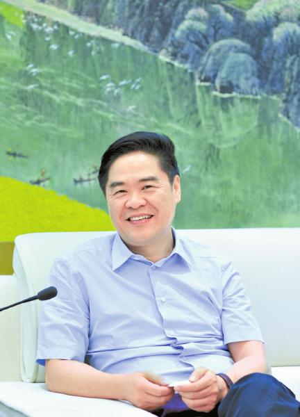 曾万明:打开“财富”之门 内江与世界牵手(图1) 曾万明:打开“财富”之门 内江与世界牵手(图1)