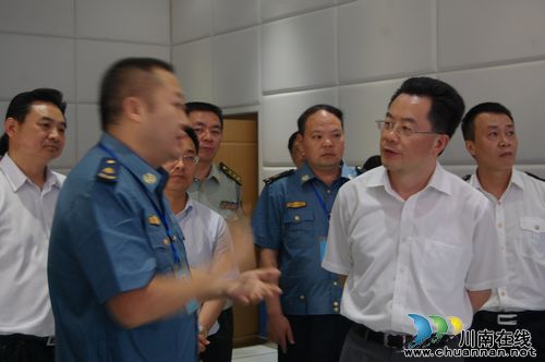 刘强带队视察泸州市道路运输信息监控指挥中心(图1)