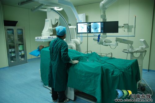 泸医中医院全数字化通用型平板血管造影机投入使用(图1) 泸医中医院全数字化通用型平板血管造影机投入使用(图1)