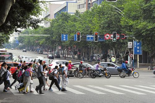 避免"添堵"&nbsp;泸州城区红绿灯将全部改用倒计时