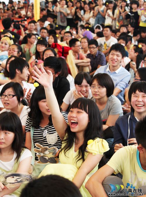 泸州：真人动漫秀出个性(图7)
