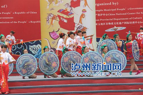 “泸州元素”点缀第四届中国成都国际非遗节