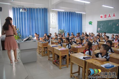 教育部、省教育厅领导视察泸州市城北学校(图6)