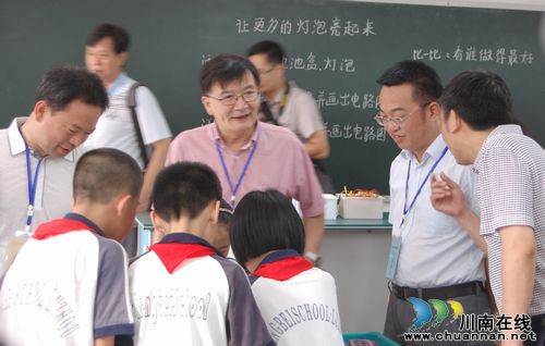 教育部、省教育厅领导视察泸州市城北学校(图2)