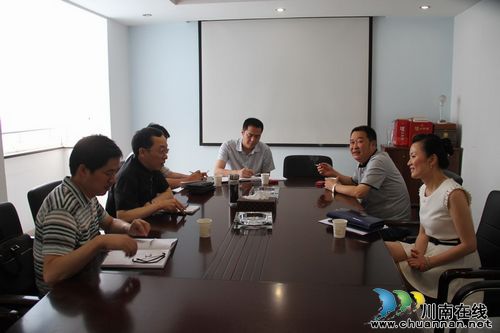 泸州市国税局副局长王世杰走访服务结对帮扶企业