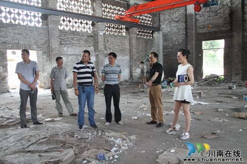 泸州市国税局副局长王世杰走访服务结对帮扶企业(图2) 泸州市国税局副局长王世杰走访服务结对帮扶企业(图2)