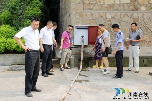 通滩镇:隐患排查 一个不漏抓落实(图3) 通滩镇:隐患排查 一个不漏抓落实(图3)