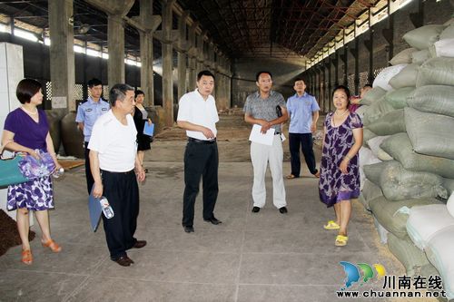 通滩镇:隐患排查 一个不漏抓落实(图1) 通滩镇:隐患排查 一个不漏抓落实(图1)