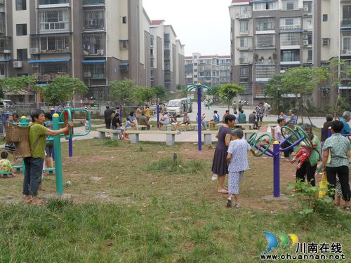 张坝：健身器材"人气高"&nbsp;社区为民服务获好评