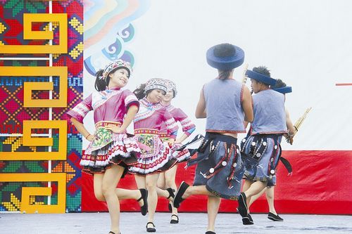 宜宾获得“太阳神鸟”特别奖和优秀表演奖