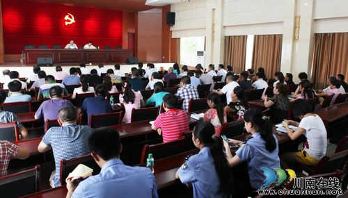 华阳街道：实施"三卡""五定"落实安全生产"一岗双责"(图1)