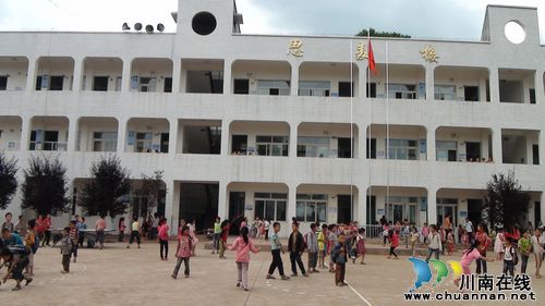 上海思麦基金会回访叙永(图2)