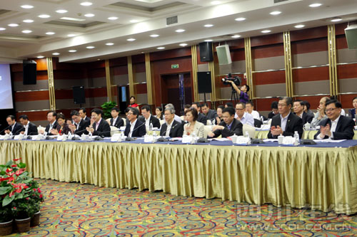新加坡—泸州经贸合作座谈会在泸召开(图2) 新加坡—泸州经贸合作座谈会在泸召开(图2)