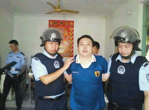 宜宾高县发生血案：双刀男袭警&nbsp;25岁民警殉职