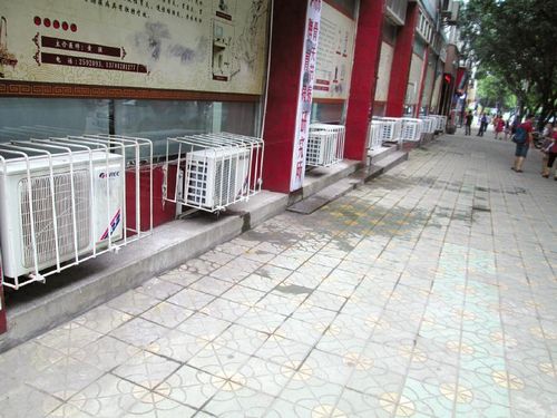 市民吐槽空调外机"烤"人&nbsp;回应:安装标准执行难