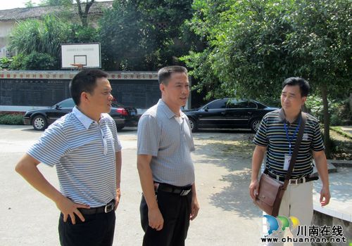 云锦镇：泸县人大常委会副主任刘树云到联系村调研工作