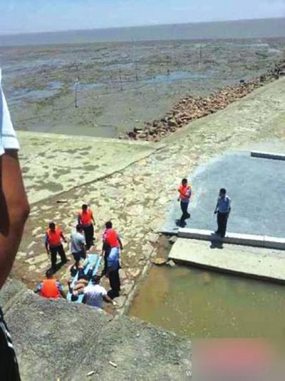 悲！钱塘江观潮&nbsp;古蔺3名90后遭卷走溺亡(图1)
