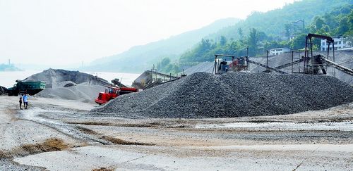 整治宜宾三江六岸堆砂场、破碎场(图2) 整治宜宾三江六岸堆砂场、破碎场(图2)