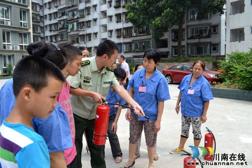 泸州市福利院开展消防安全培训暨灭火演练活动