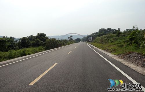泸渝高速路雨台互通连接线正式竣工通车