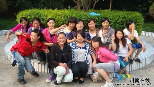 “9+3”教育为藏族女孩创业梦想插上腾飞的翅膀(图1) “9+3”教育为藏族女孩创业梦想插上腾飞的翅膀(图1)