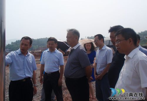 省经委副主任梁治辉一行莅临叙永园区调研指导工作