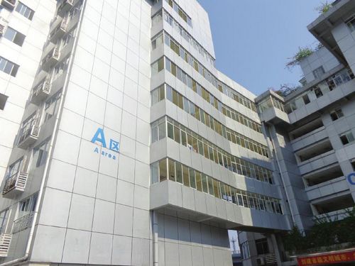 泸州76岁老人医院8楼坠亡 警方:非意外坠楼(图1) 泸州76岁老人医院8楼坠亡 警方:非意外坠楼(图1)