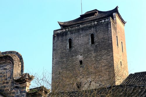 泸州老宅院楼命运各不同 保护老房子迫在眉睫(图1) 泸州老宅院楼命运各不同 保护老房子迫在眉睫(图1)