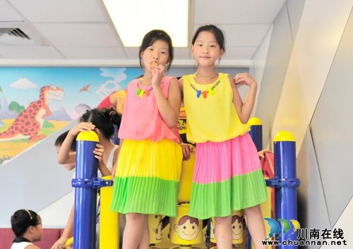 泸州：三例连体婴儿“回家”体检(图11)