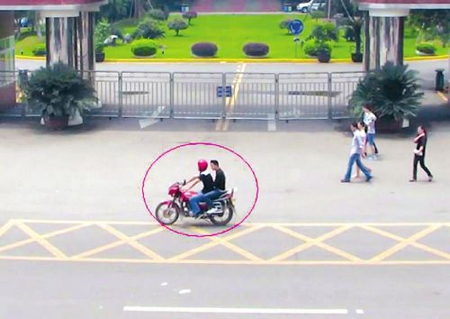 闹市抢了11人 泸州“飞车夺金”案告破(图)(图1) 闹市抢了11人 泸州“飞车夺金”案告破(图)(图1)