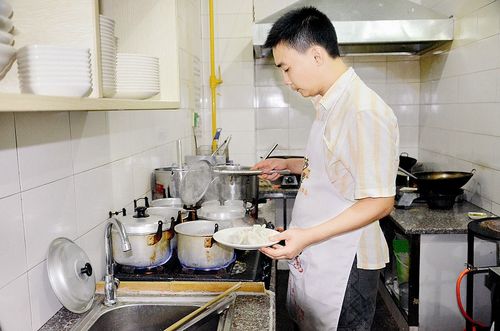 宜宾:退役军人就业不用愁 优惠多多福利多多(图1) 宜宾:退役军人就业不用愁 优惠多多福利多多(图1)