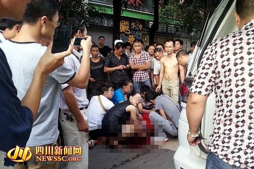 宜宾被当街刺杀女子系"酒托" 警方牵出案中案(图3) 宜宾被当街刺杀女子系"酒托" 警方牵出案中案(图3)