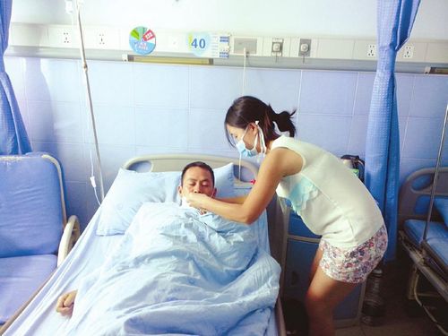 男友患白血病 90后内江女友不离不弃(图1) 男友患白血病 90后内江女友不离不弃(图1)