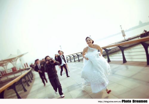 泸州首届婚博会福利：新人婚宴每桌赠送一瓶酒(图1)