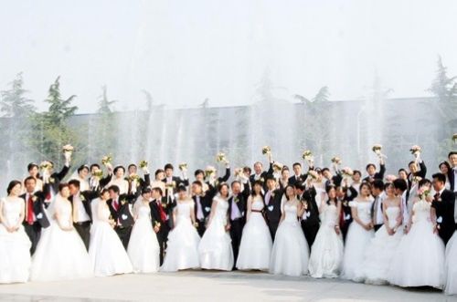 泸州首届婚博会福利：新人婚宴每桌赠送一瓶酒(图2)