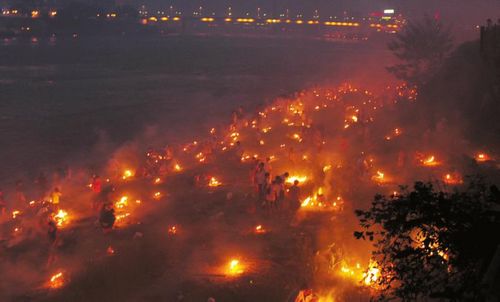 中元节烧纸祭祀&nbsp;也别“火力全开”啊……(图1)