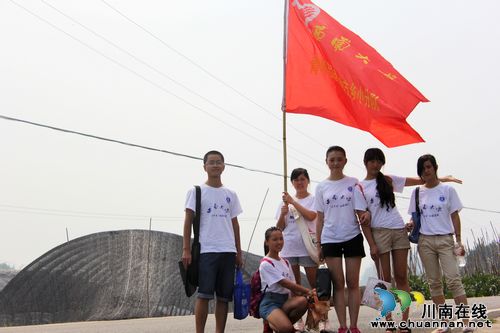 西南大学"三下乡"小分队走进泸州(图2) 西南大学"三下乡"小分队走进泸州(图2)