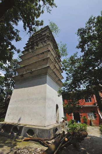宜宾千年古塔被雷击&nbsp;国家级文物很受伤（图）(图2)