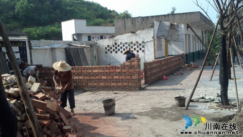 华阳街道:校园改扩建 为孩子创造更好条件(图1) 华阳街道:校园改扩建 为孩子创造更好条件(图1)