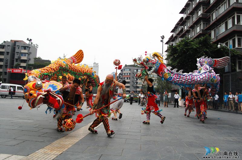 "中华名果"蓉城市民争相品尝(图17)